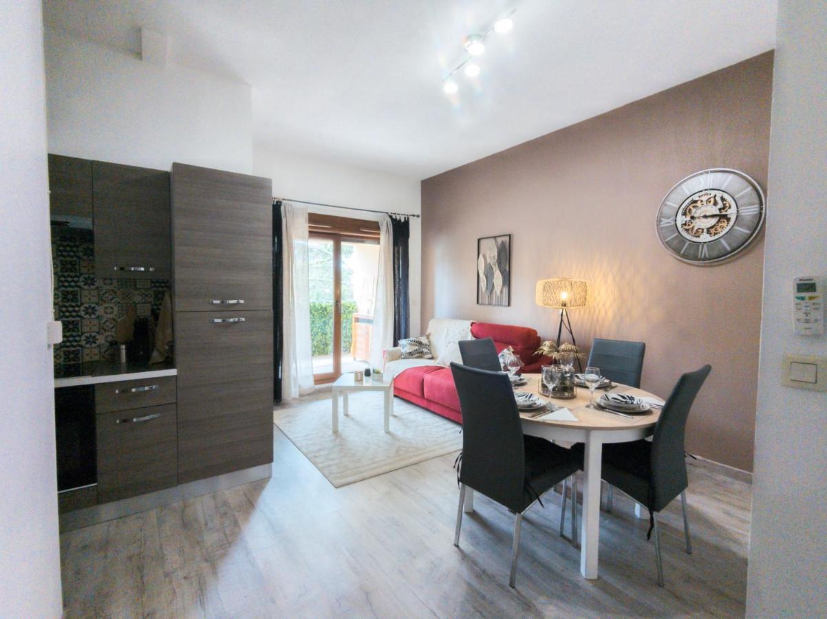 Appartement Moderne Central Avec Piscine, Garage Prive Et Terrasse Sud Uzes Ngoại thất bức ảnh